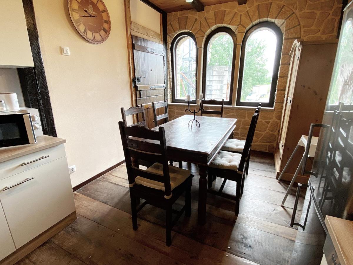Ferienwohnung Wachstube Mit 3 Schlafraeumen Im Rittergut Leppersdorf Wachau Bagian luar foto