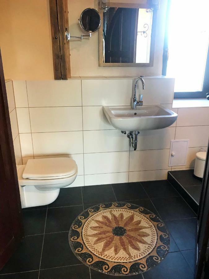 Ferienwohnung Wachstube Mit 3 Schlafraeumen Im Rittergut Leppersdorf Wachau Bagian luar foto